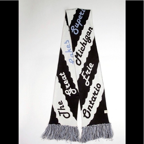 Great Lakes Toque&Scarf Set by The Arborist -NEW - Picture 3 of 9